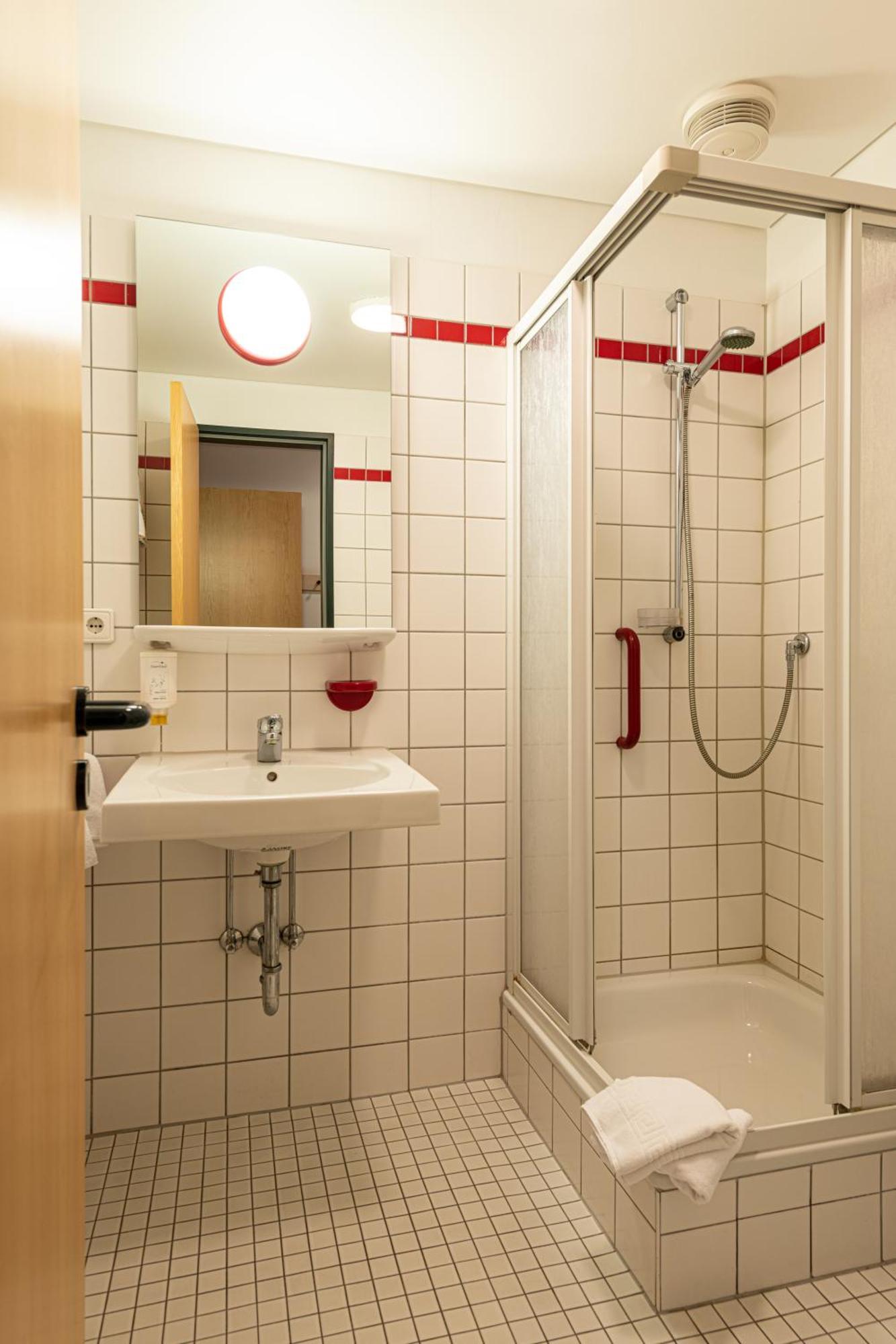Roncalli-Haus Magdeburg - Tagungs-Und Seminarhaus Экстерьер фото