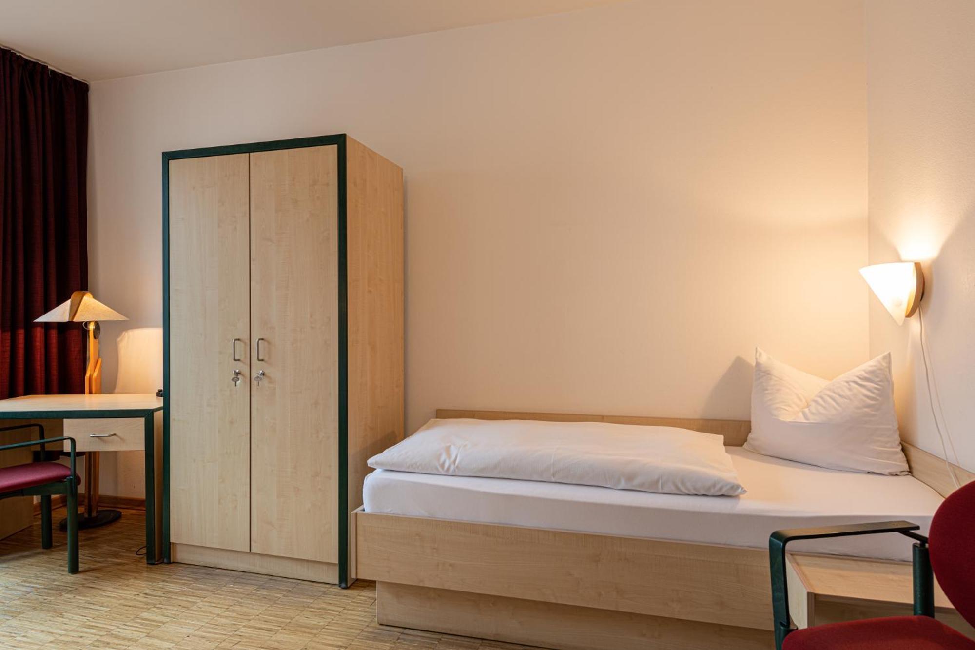 Roncalli-Haus Magdeburg - Tagungs-Und Seminarhaus Экстерьер фото